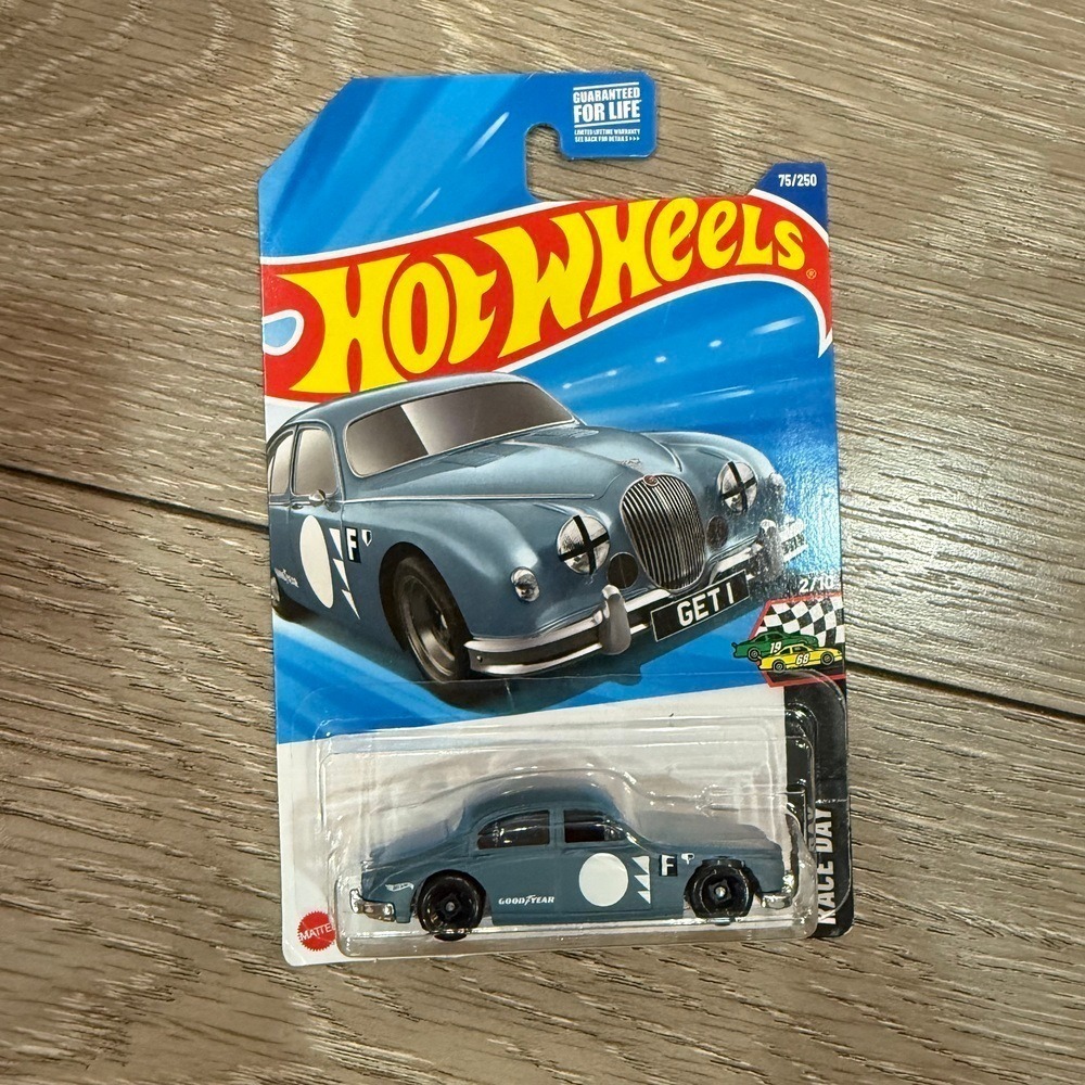 Hot Wheels Jaguar MK1 Blue Race Day 2/10 Diecast Car